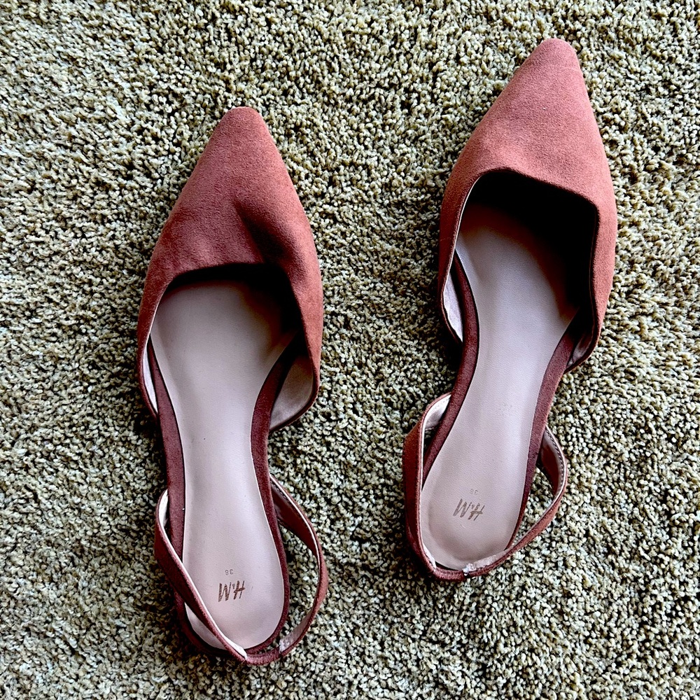 Barely worn H&M sliders in go with everything dark camel faux suede.